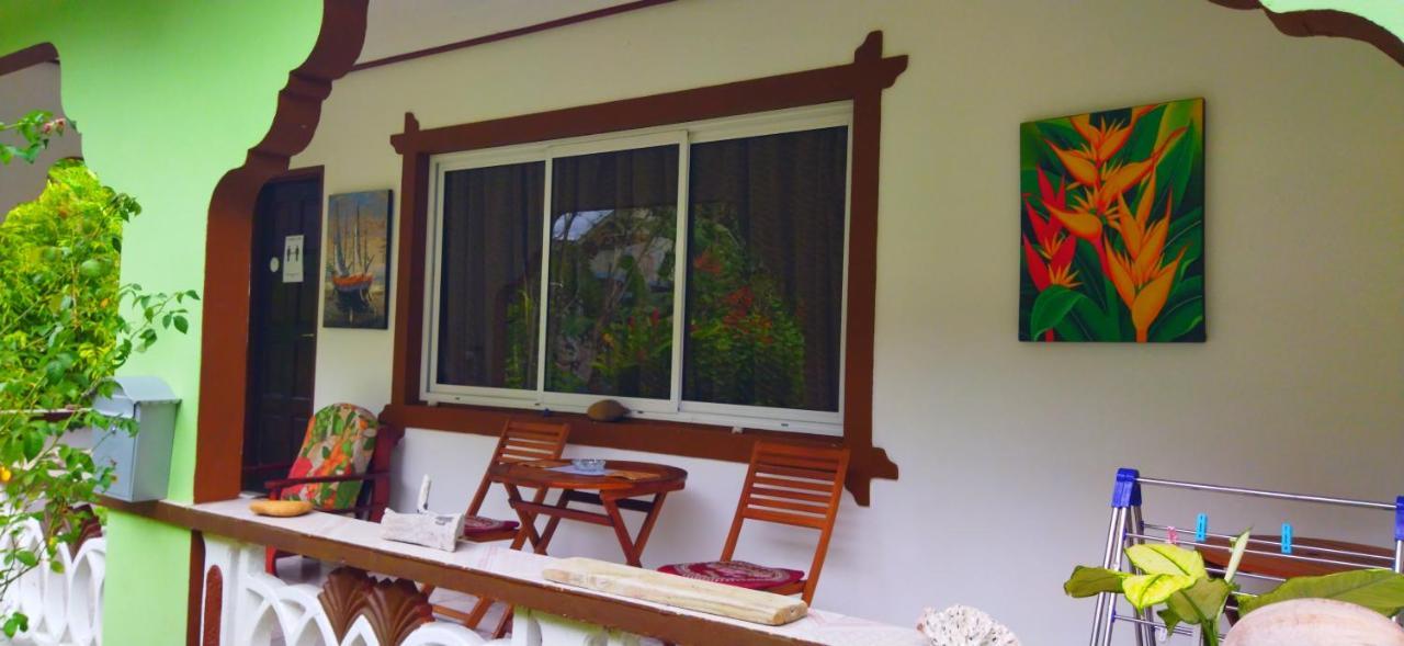 Dan Zoranz Self Catering Guest House La Digue Exteriör bild