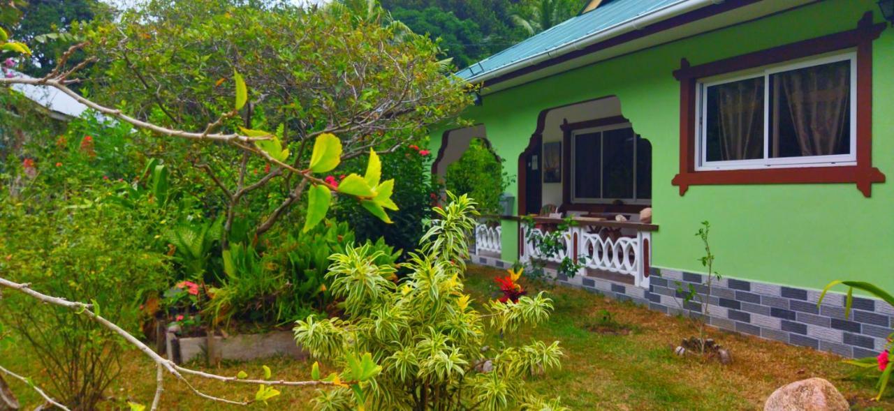 Dan Zoranz Self Catering Guest House La Digue Exteriör bild