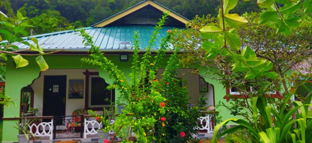 Dan Zoranz Self Catering Guest House La Digue Exteriör bild