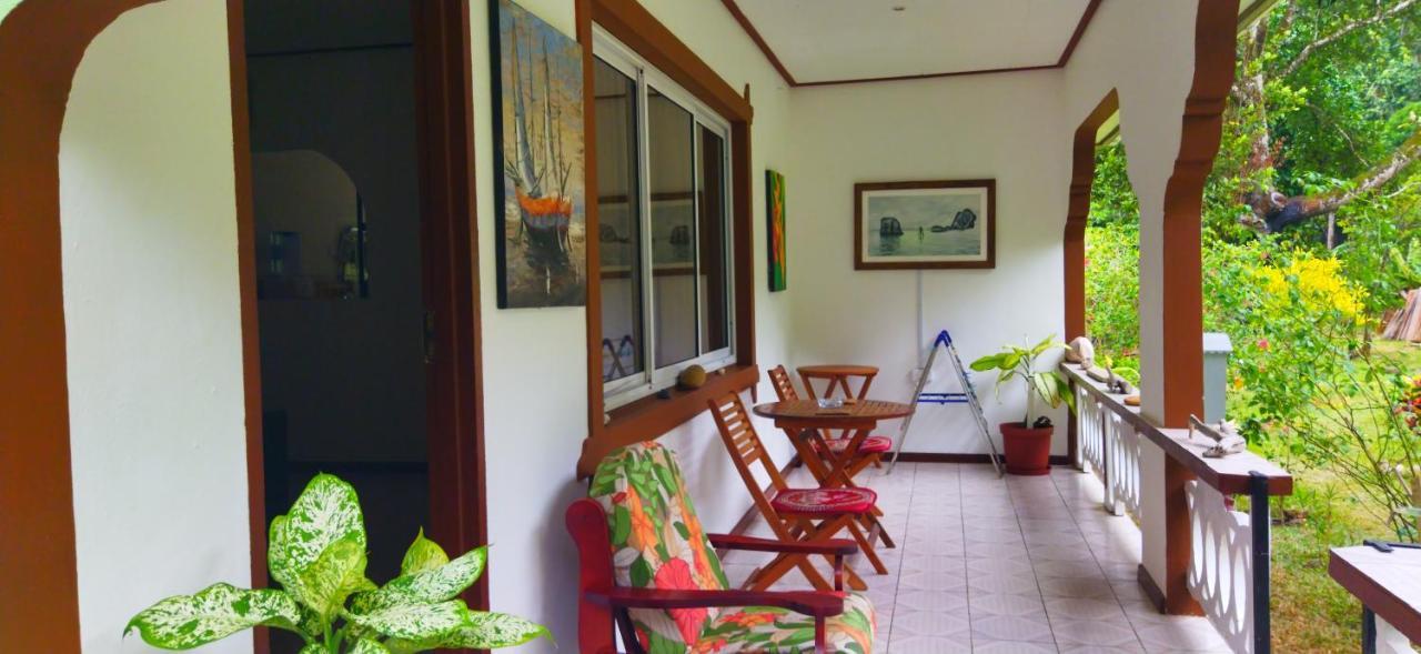 Dan Zoranz Self Catering Guest House La Digue Exteriör bild