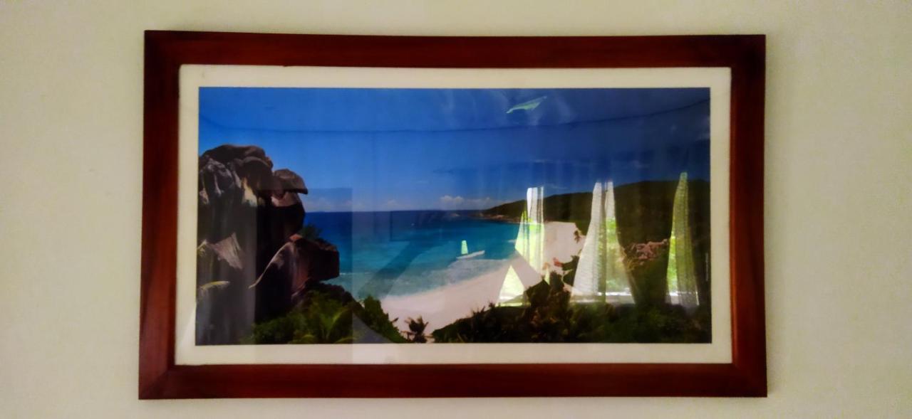 Dan Zoranz Self Catering Guest House La Digue Exteriör bild