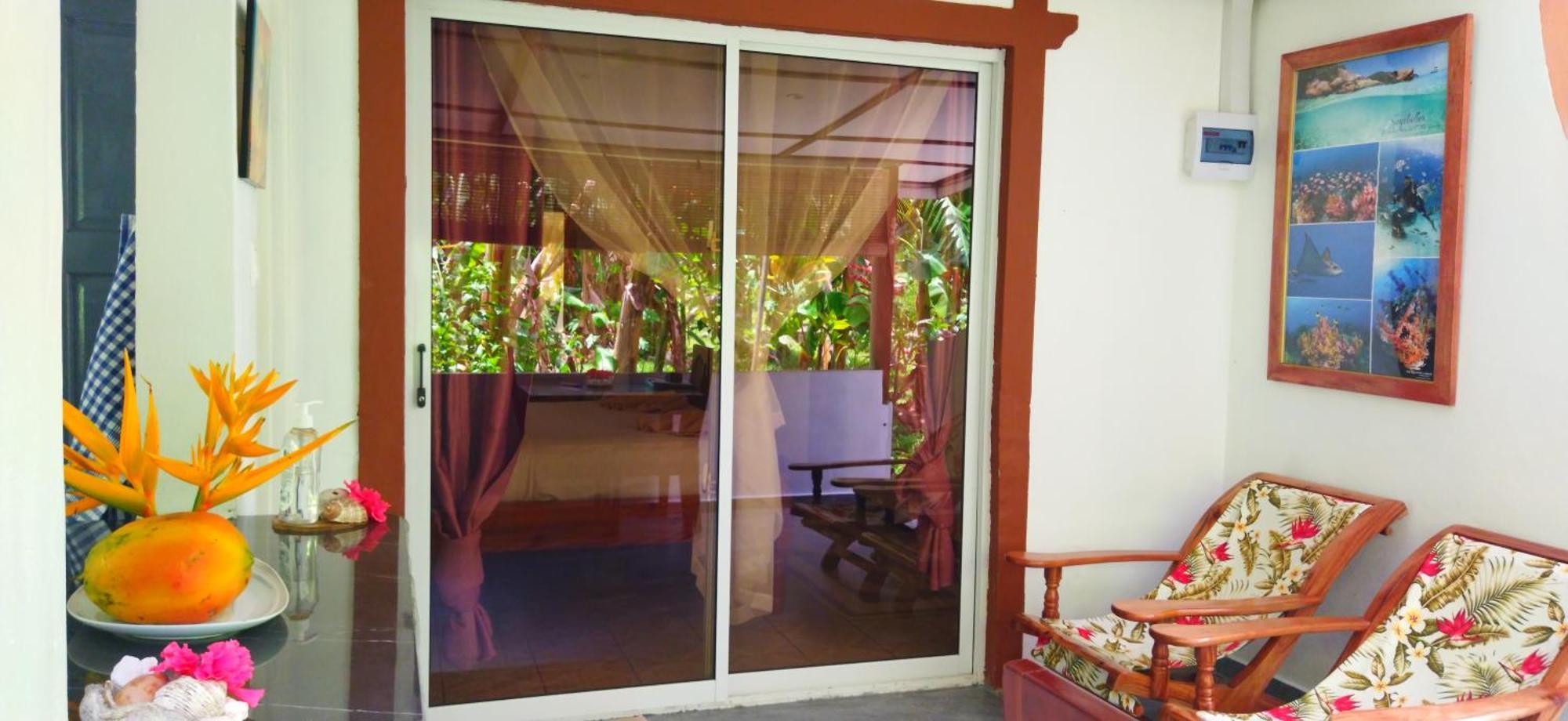 Dan Zoranz Self Catering Guest House La Digue Exteriör bild