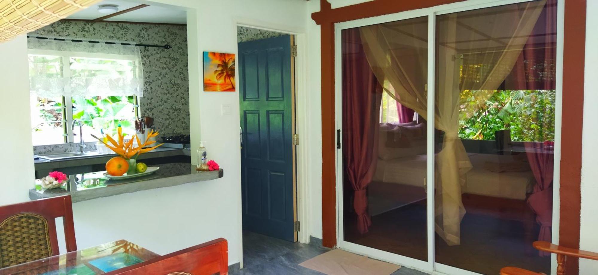 Dan Zoranz Self Catering Guest House La Digue Exteriör bild