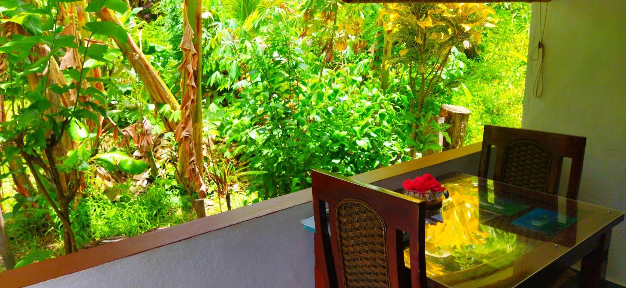 Dan Zoranz Self Catering Guest House La Digue Exteriör bild