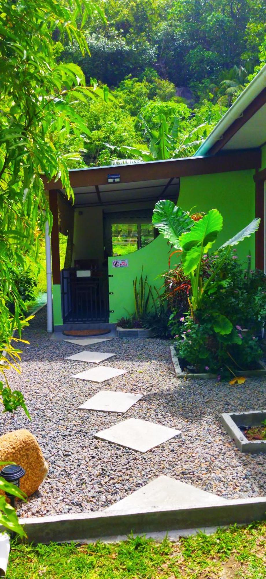 Dan Zoranz Self Catering Guest House La Digue Exteriör bild